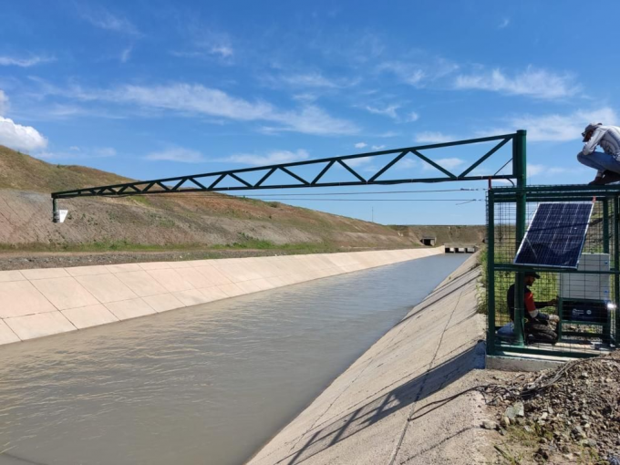 Bluetooth NYRD-901 Industrial 80GHz Transmissor de nível de radar 4-20mA Saída para fio de alumínio líquido Instalação 3